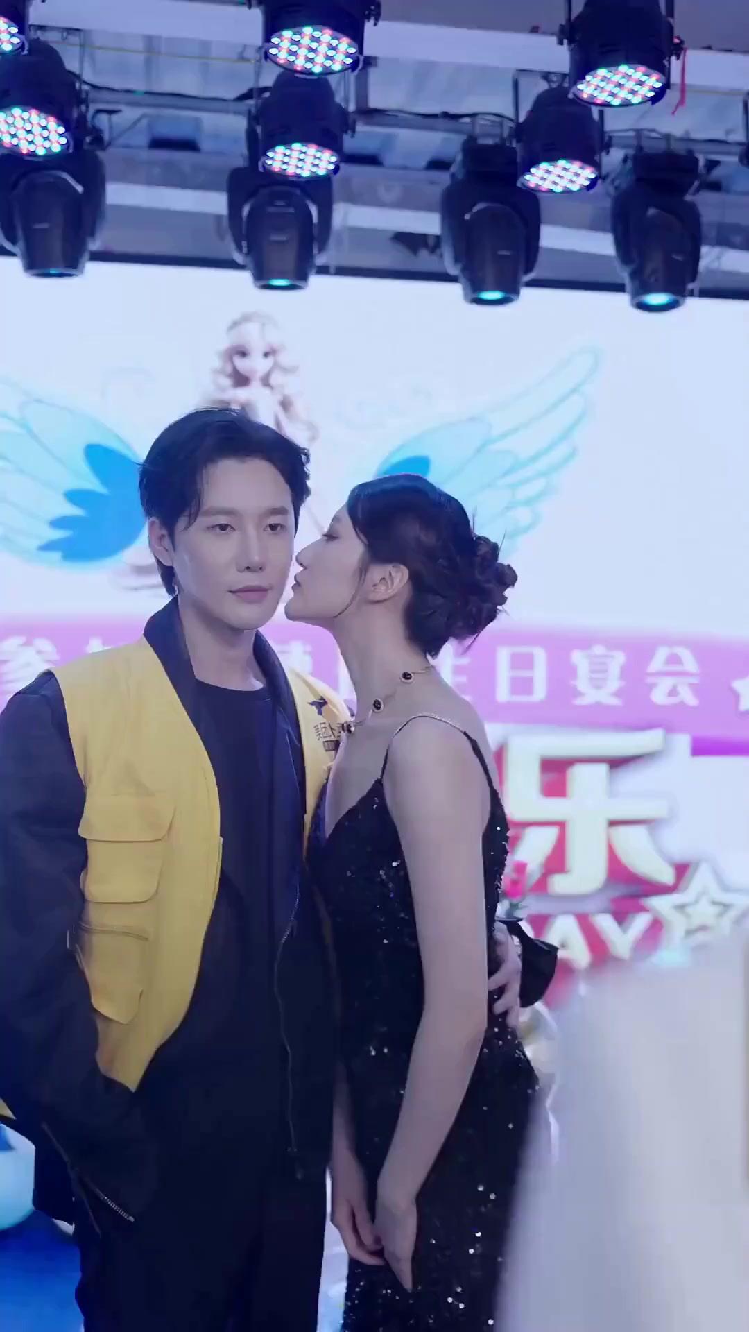 (Dubbed)Dumped, Rich, & 4 Beauties