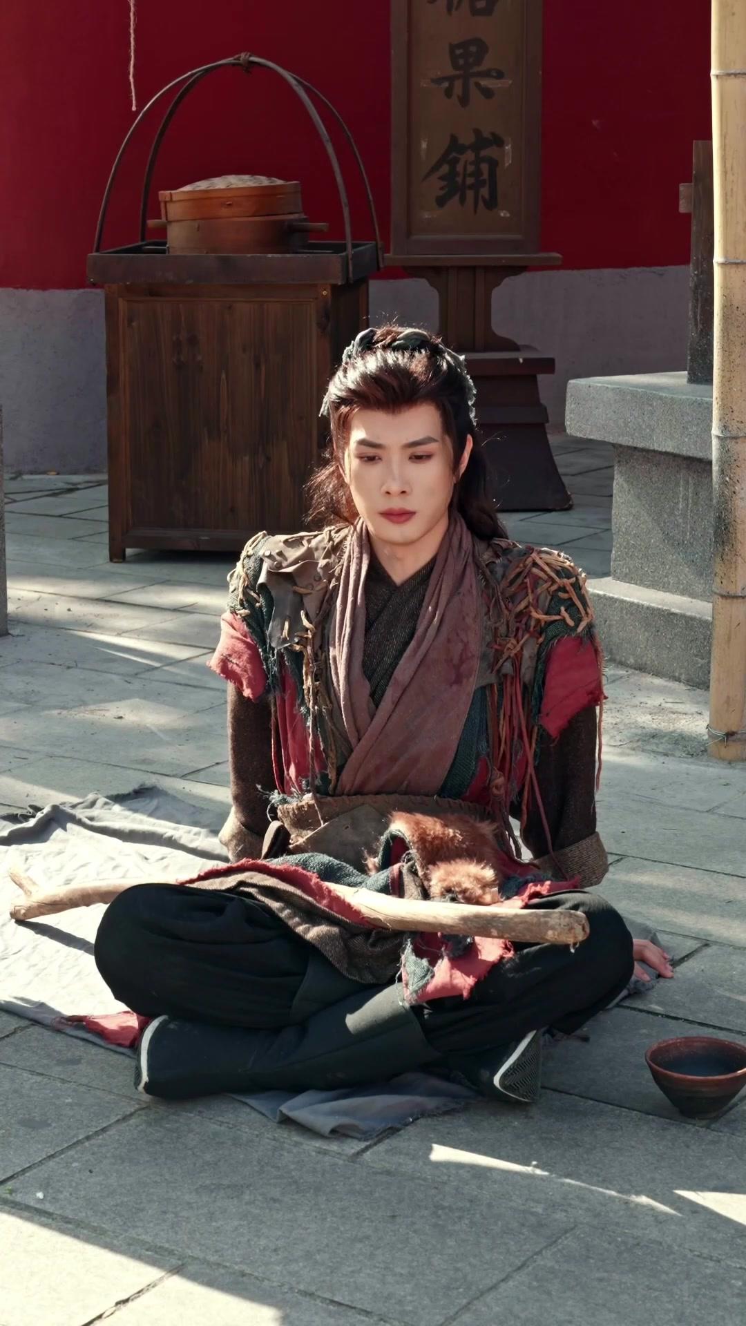 MON MARI MENDIANT EST EMPEREUR