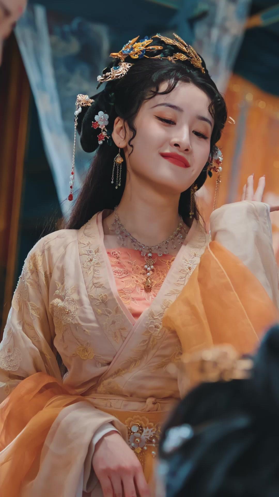 Ibuku dayang, Aku Kaisar