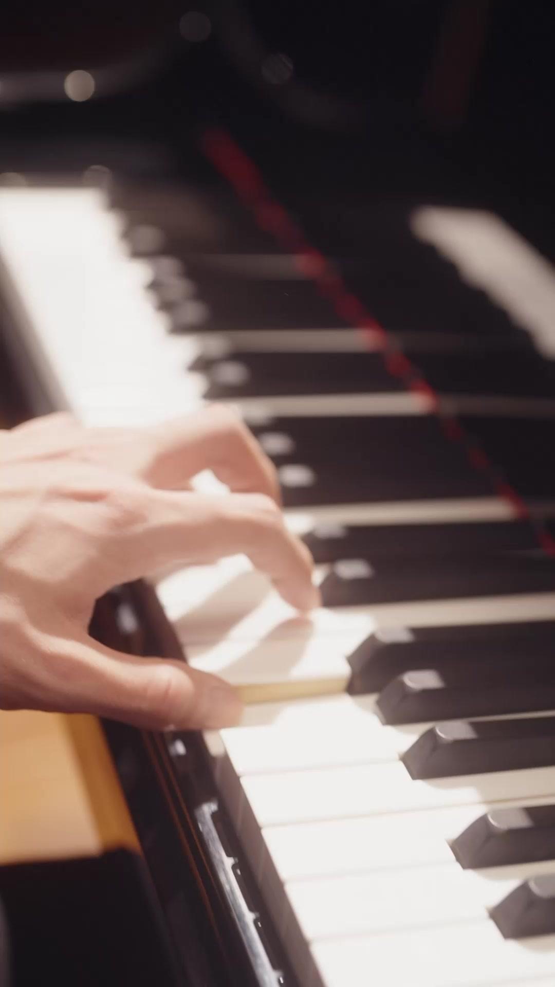 ENTRE TES BRAS, L'ÉTERNITÉ