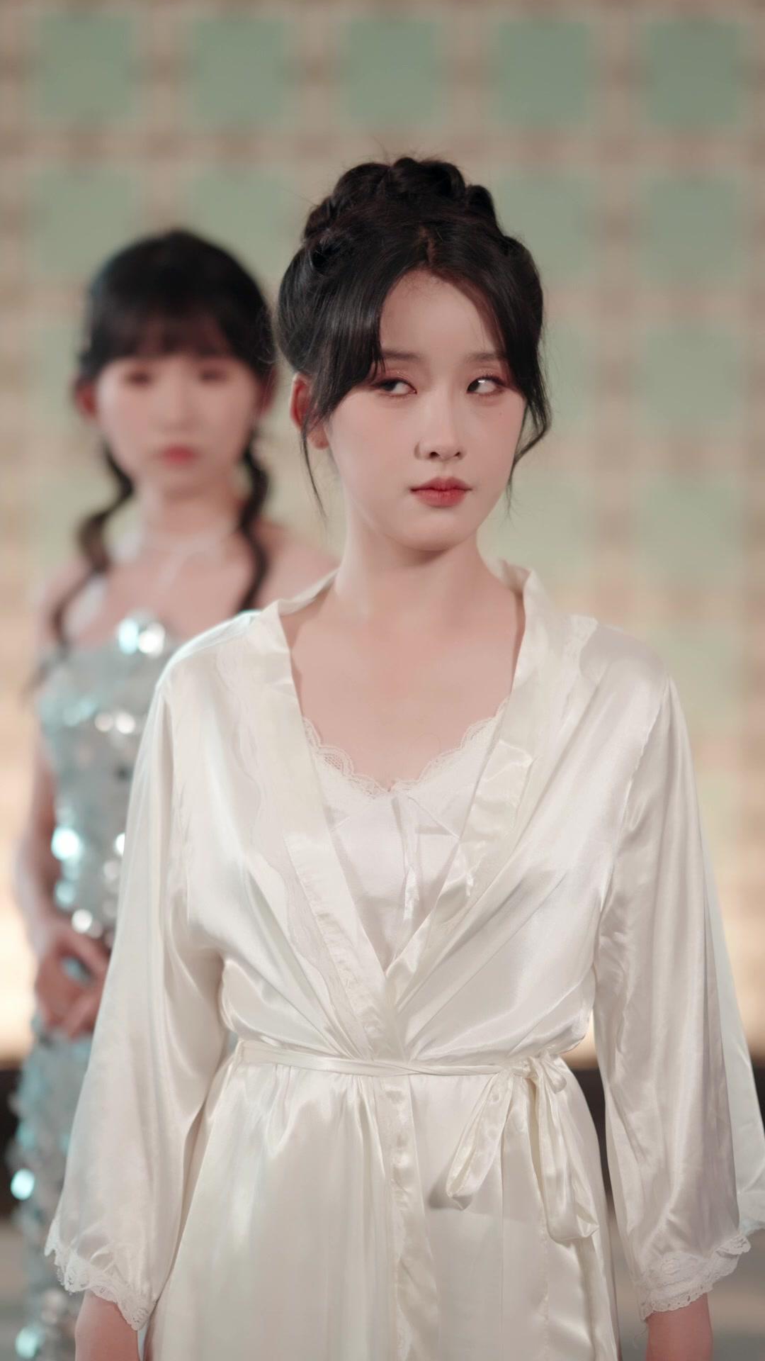 Identiti Rahsianya Mengejutkan Dunia