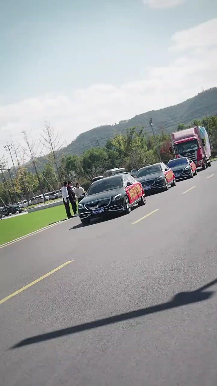 (Dublagem)A Doce Esposa Grávida Mimada pelo Marido Milionário