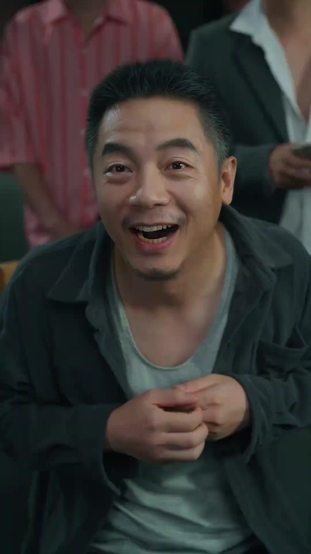 (مدبلج) السر فوق الطاولة