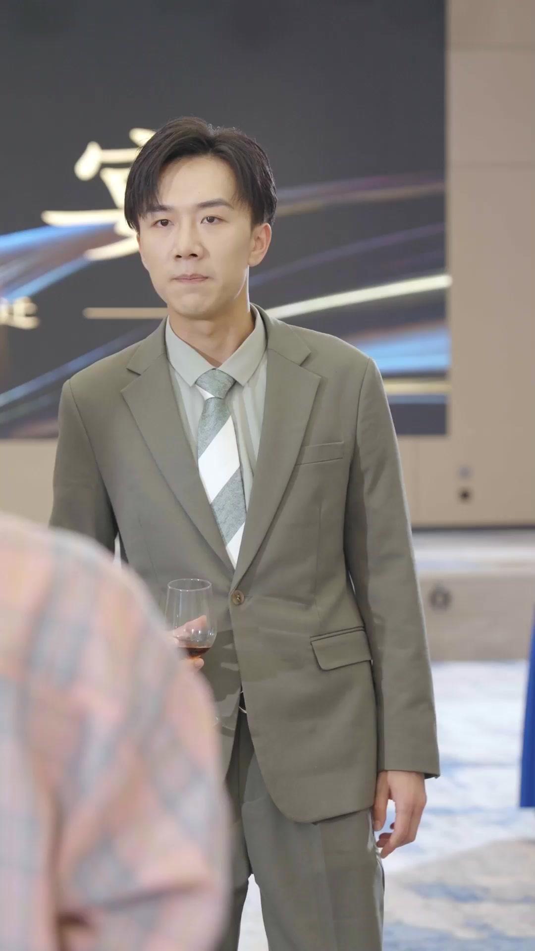 Tiga Tunangan Mencari Kekasihnya