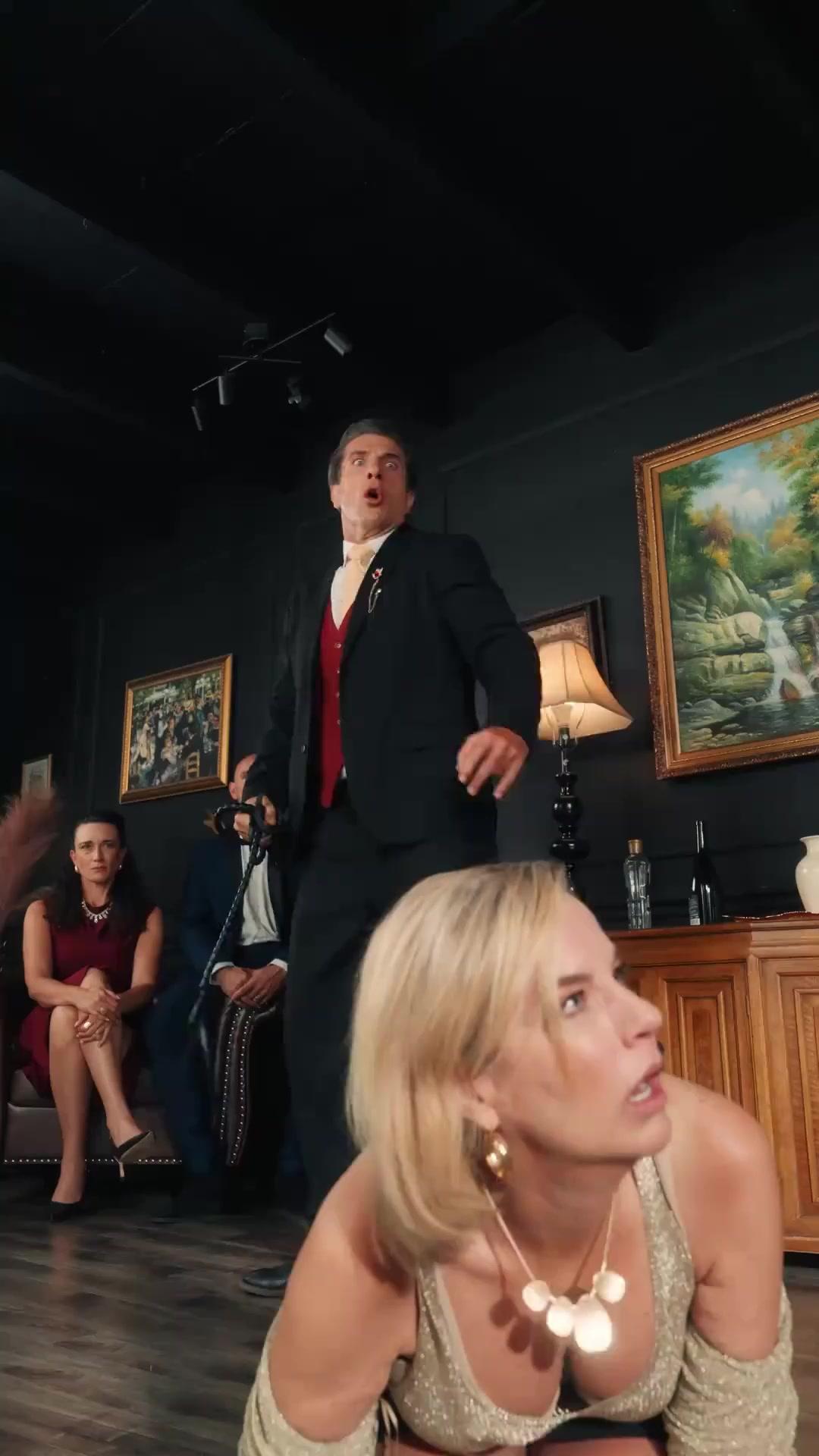 (Doblado) Entre mujeres nos ayudamos