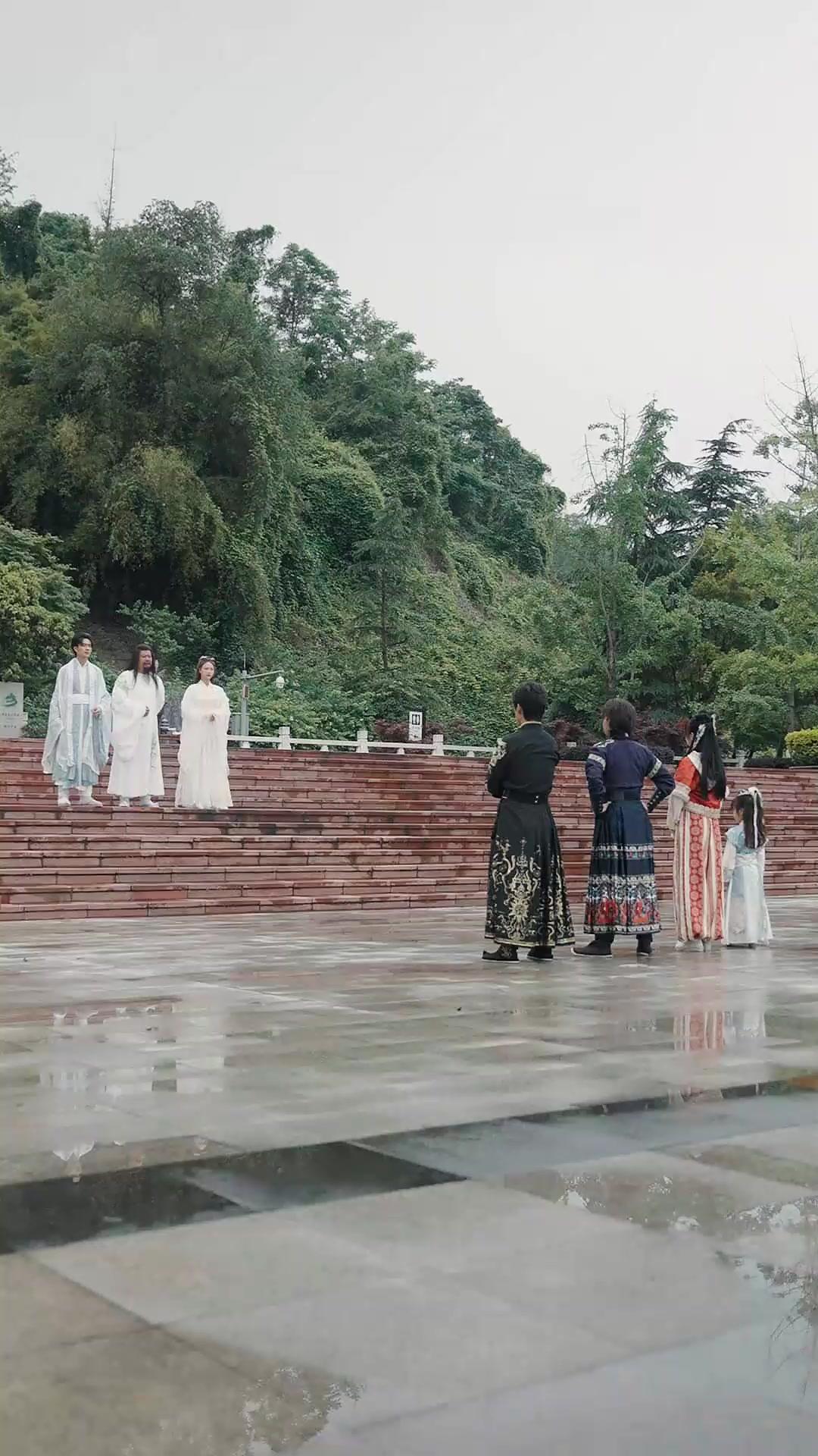 (Doblado)Honor bajo la sombra