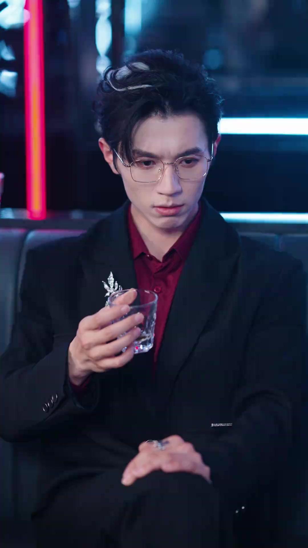 LA MÉCHANTE ADORÉE DE TOUS