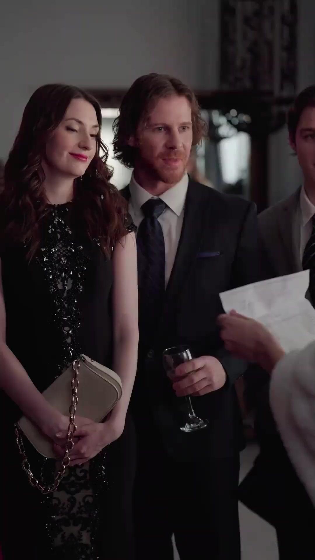 (Synchro)Die maskierte Gesangsdiva