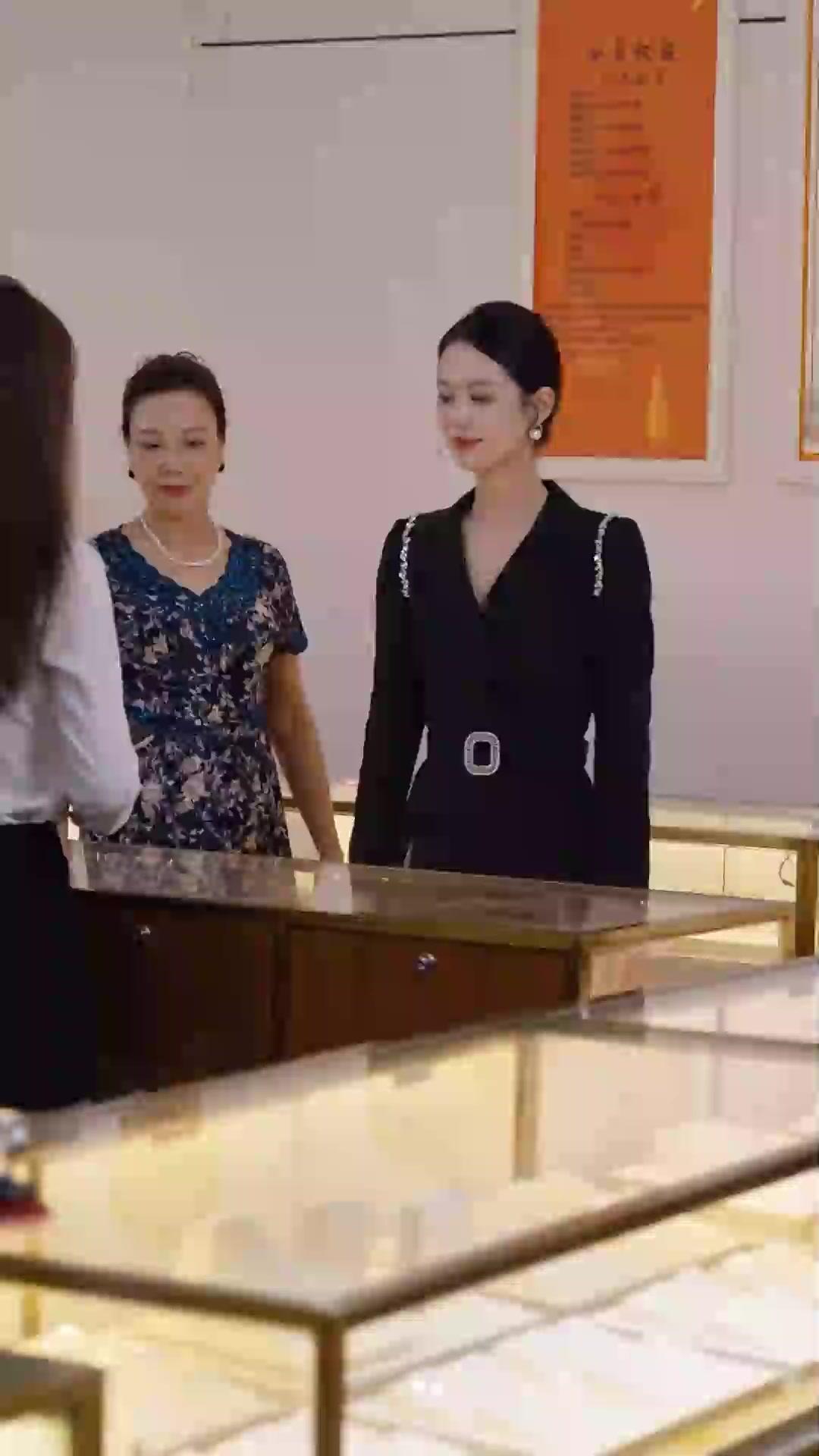 (Dubbed)Phoenix In The Cage