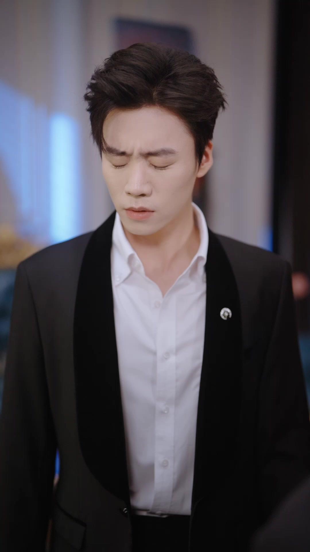 O Marido Grudento que Helena Encontrou