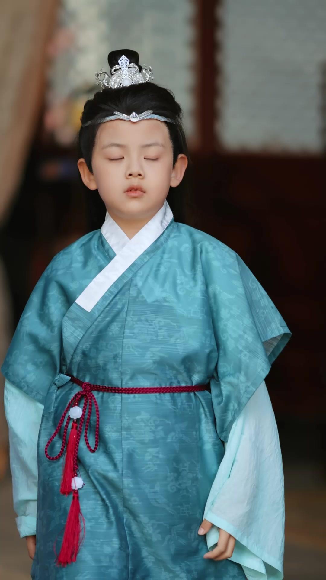  Putri Hoki Bikin Heboh Istana