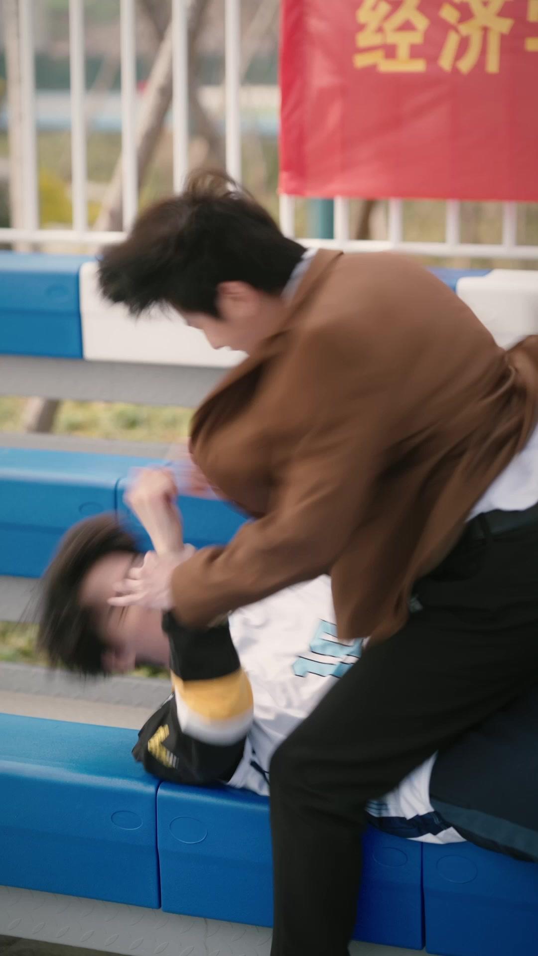 Ona Yaklaşmak İstedim