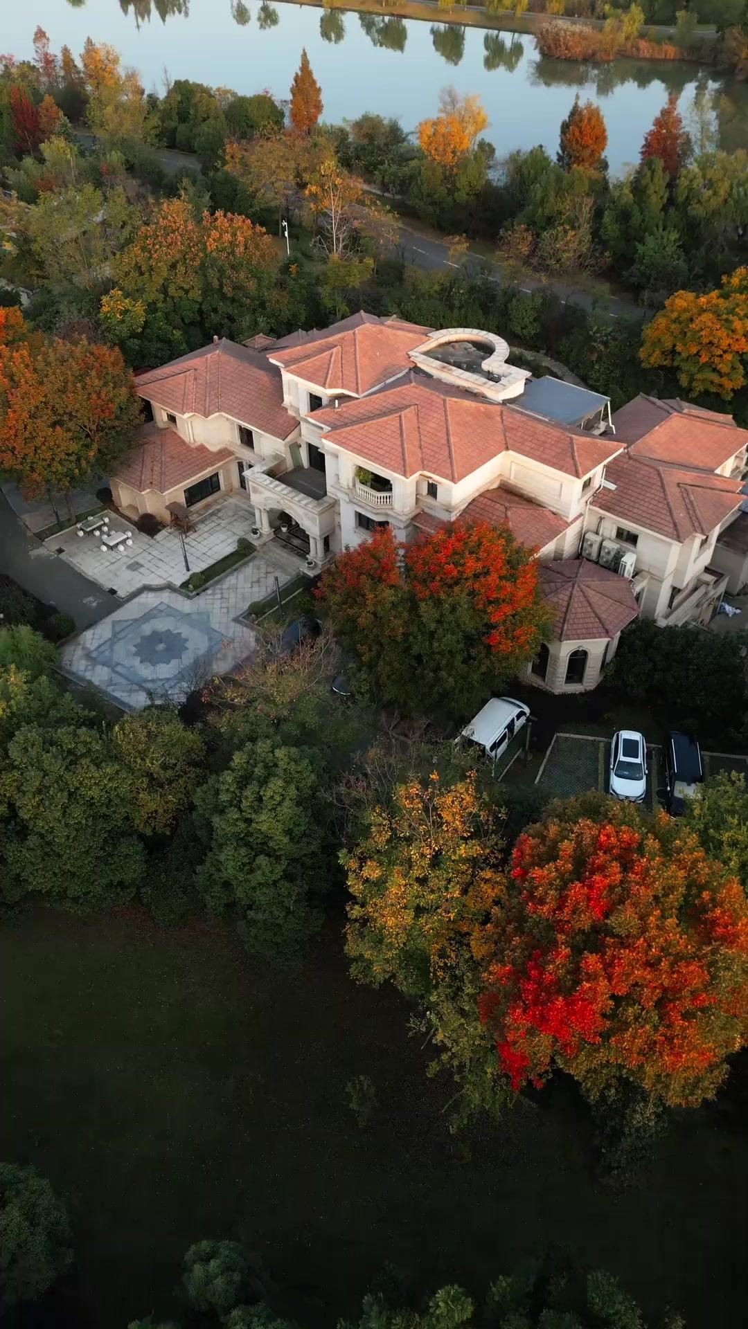 วุ่นรักยัยนางเอกทะลุจอ