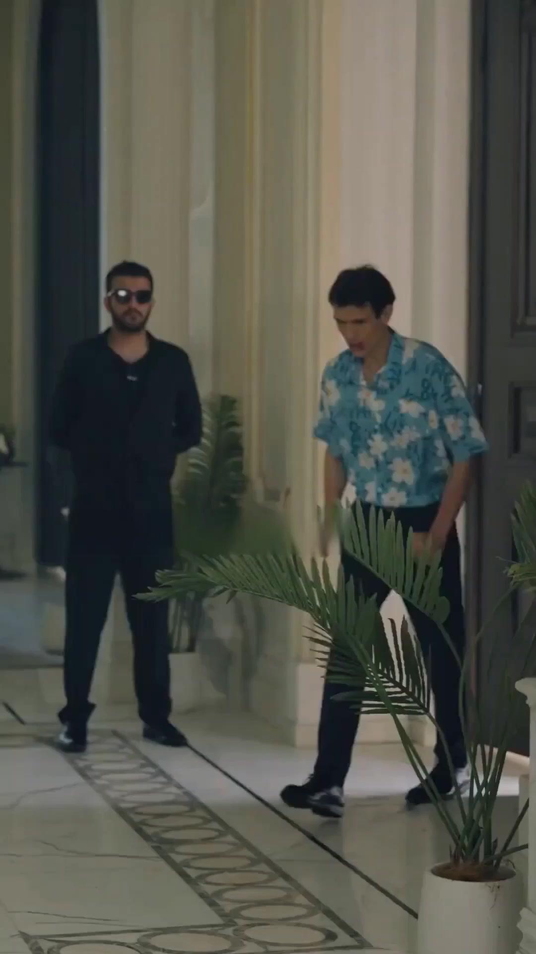 (Doblado) Los puños del engaño