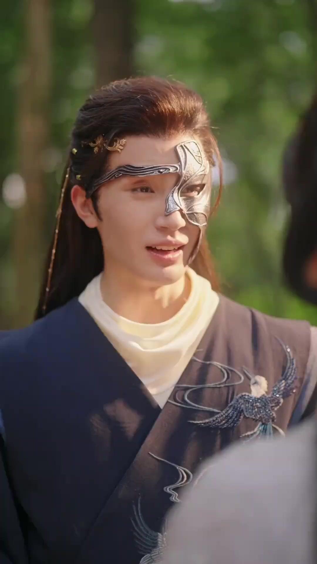 รักลับใต้หน้ากาก