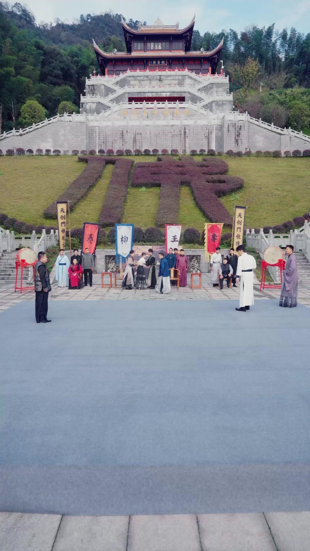 Topeng Menantu Lemah