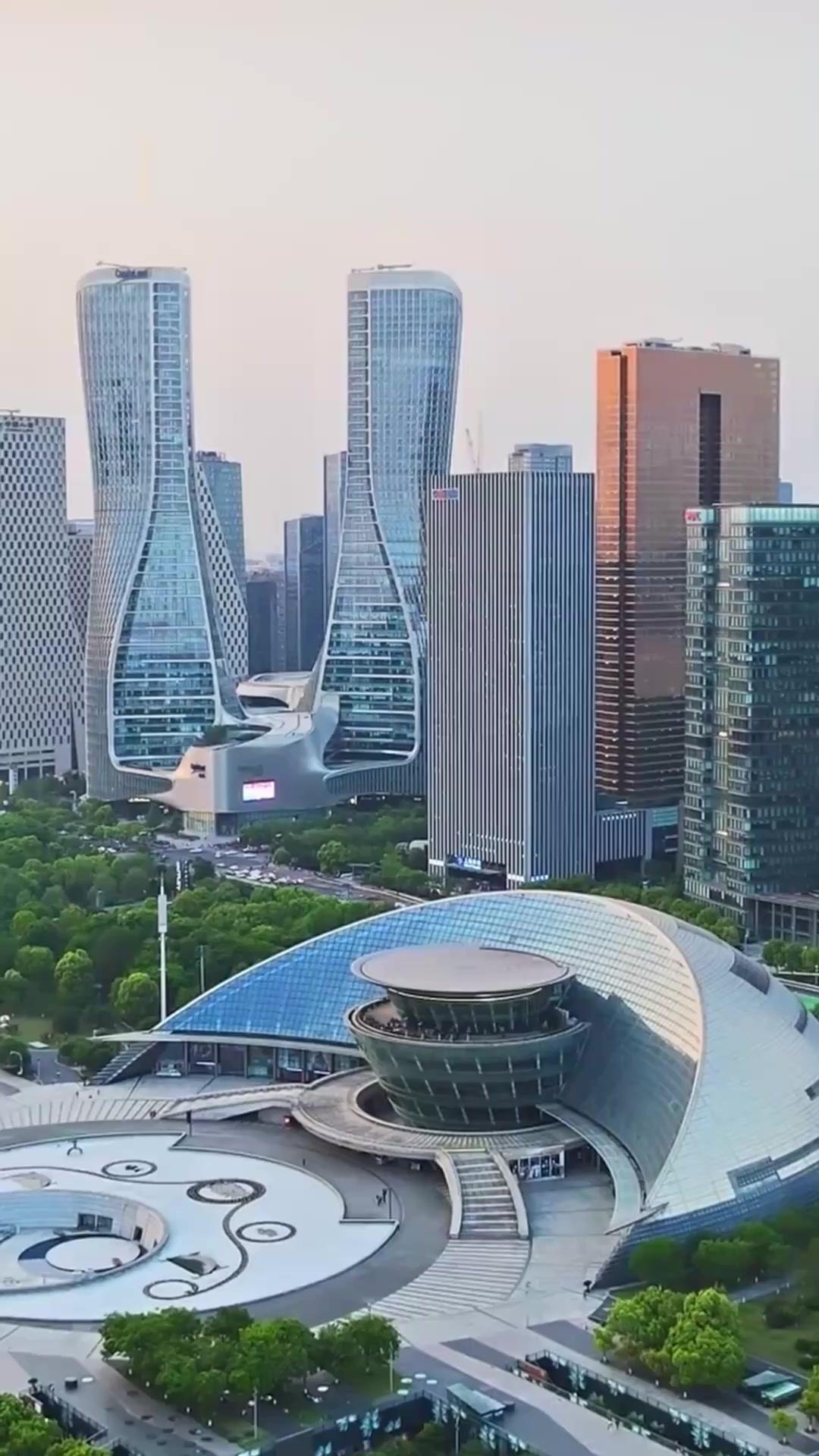 Cinta Petani Cantik dan Pilot Ulung