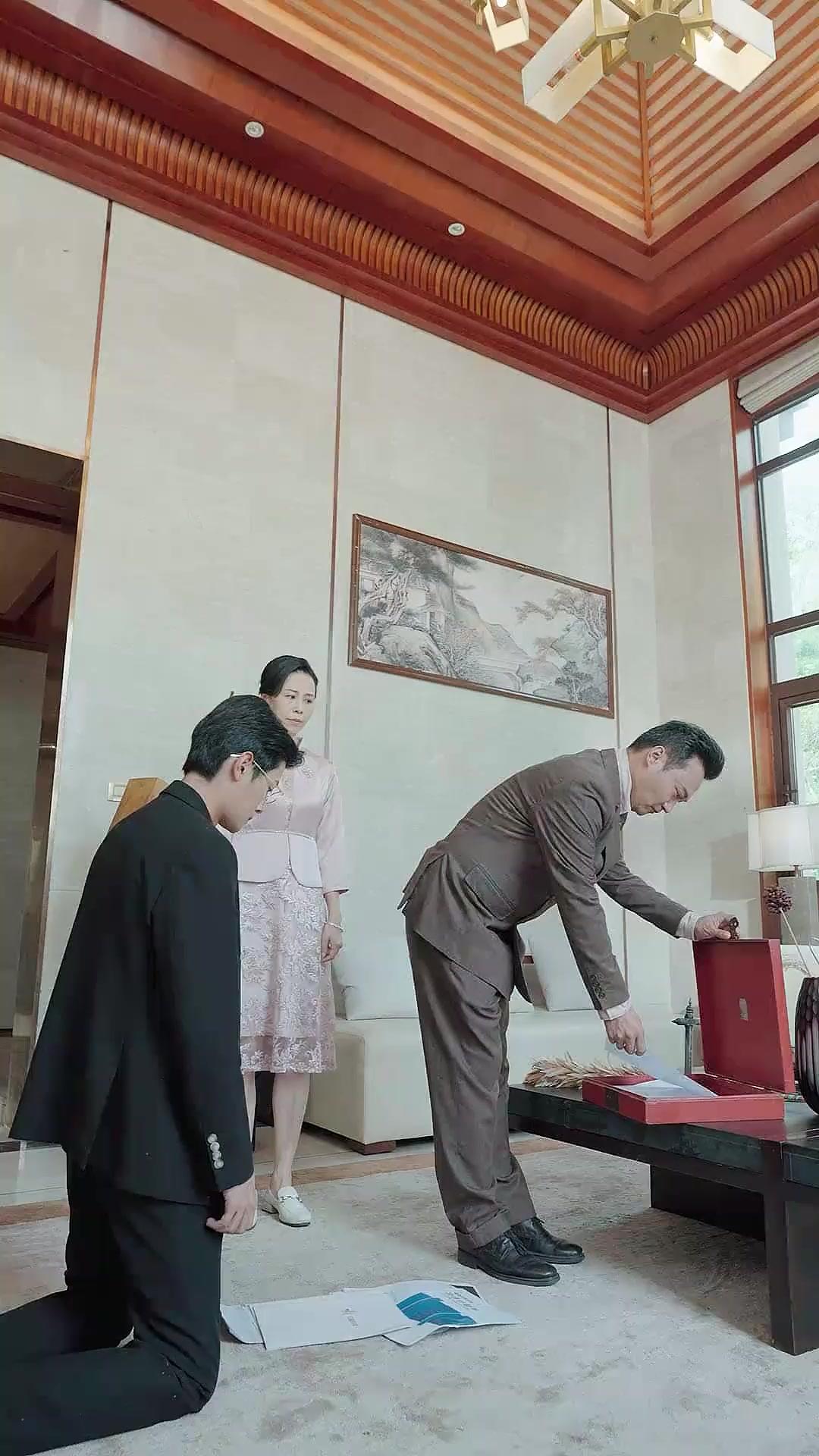 (Sulih suara)Cinta berubah menjadi benci