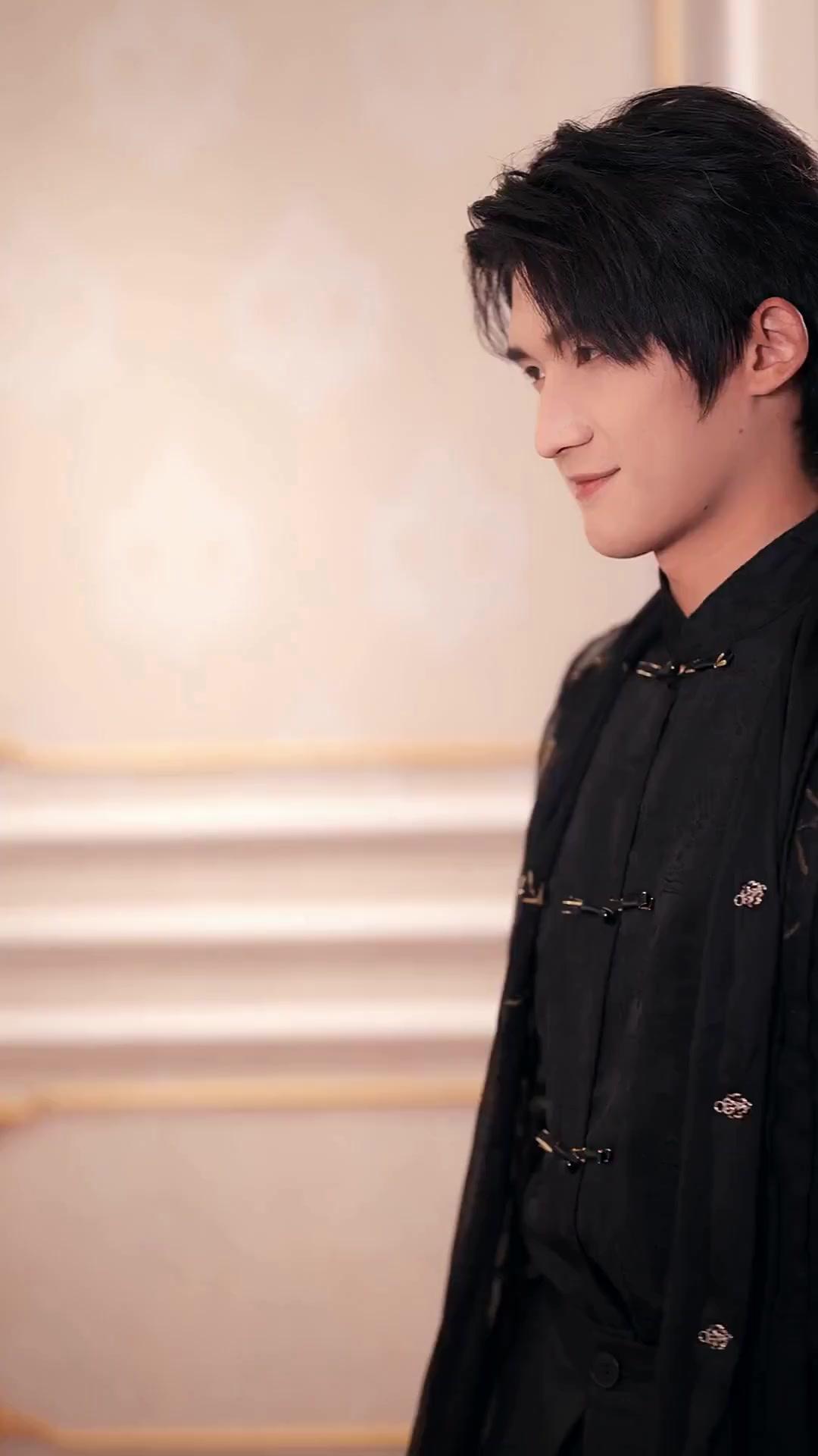 (Dubbed) System's Ultimatum: Love Me, Boss Lady!