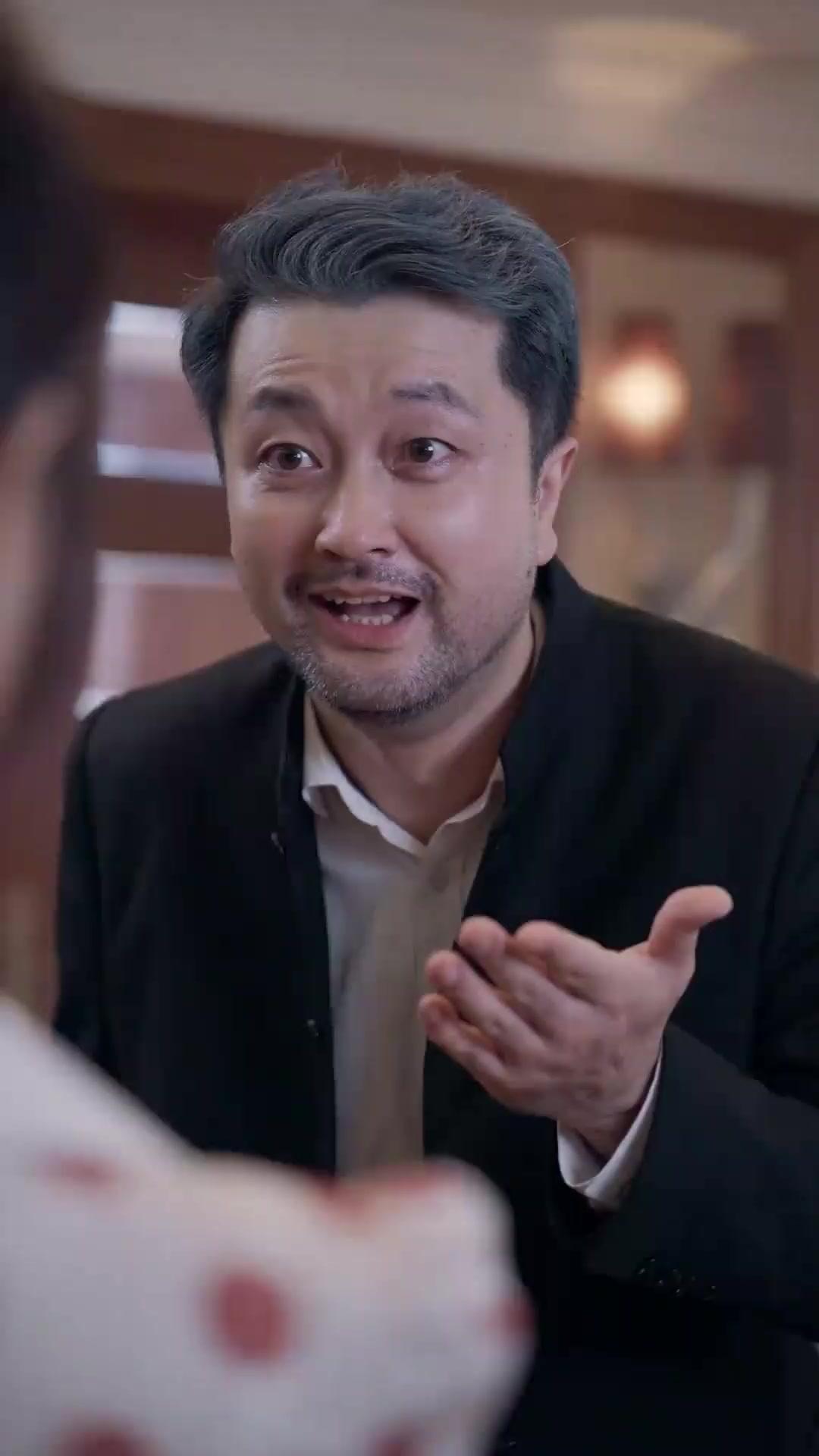 (Doblado) ¡Mi abuela es una niña!