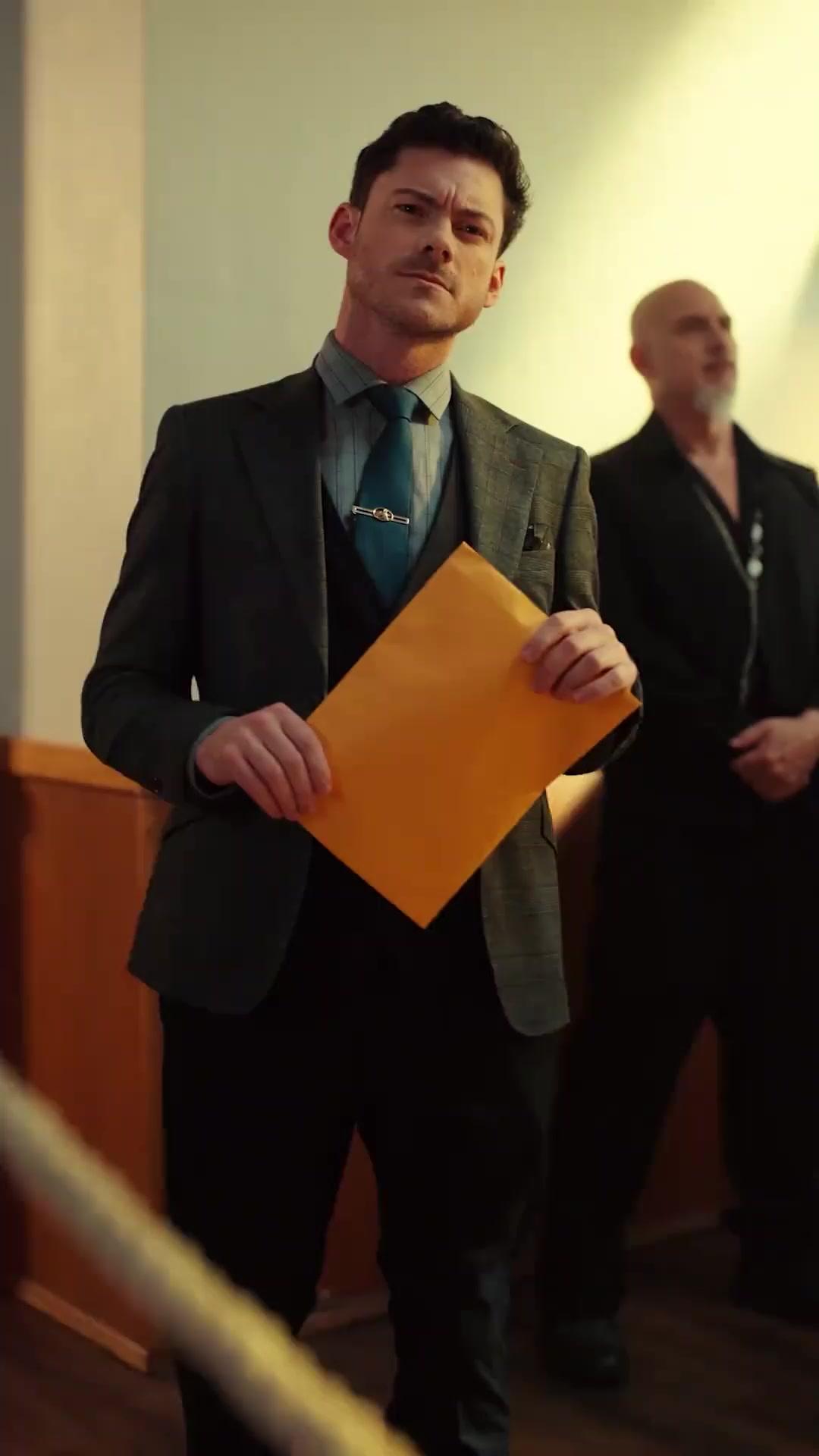 (Doblaje) La trampa de George en la coronación