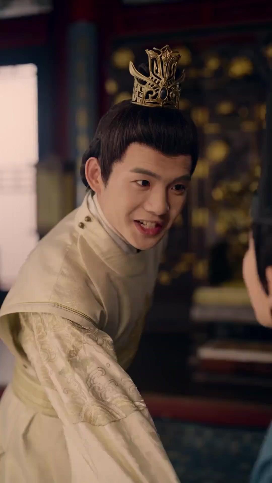 ใต้หน้ากากขันที