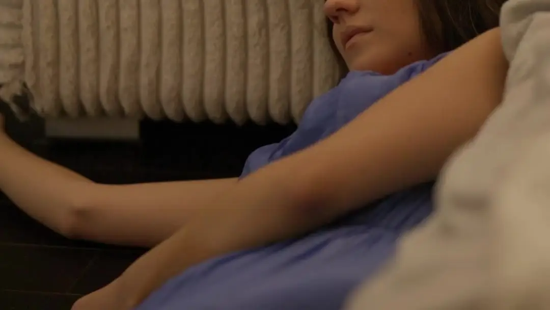 Jade Foster Is Mine: When the Victim Holds the Knife