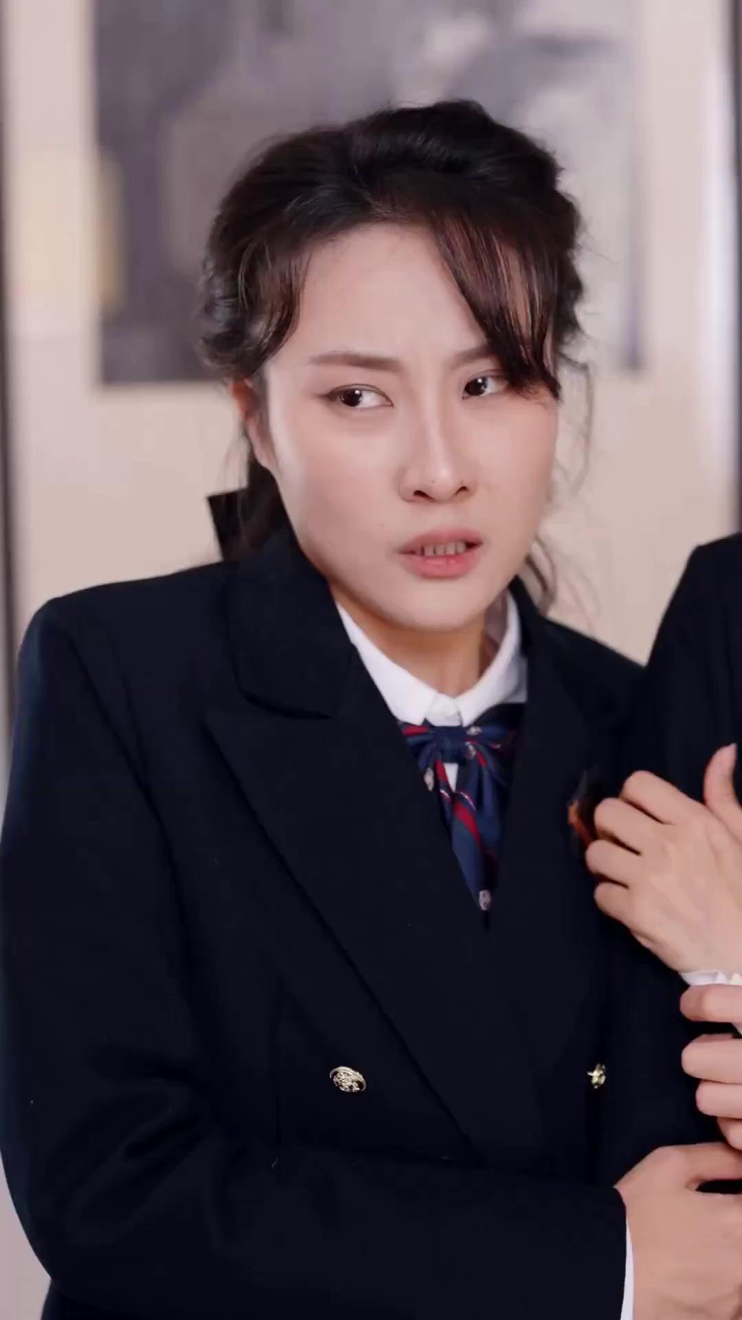 (Doblado) La hija invisible