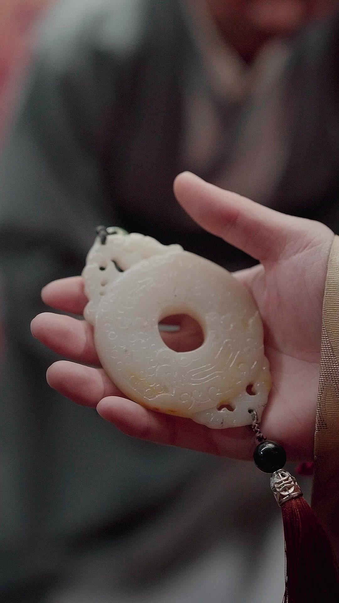 Permaisuri Kabur dengan Anak Kaisar