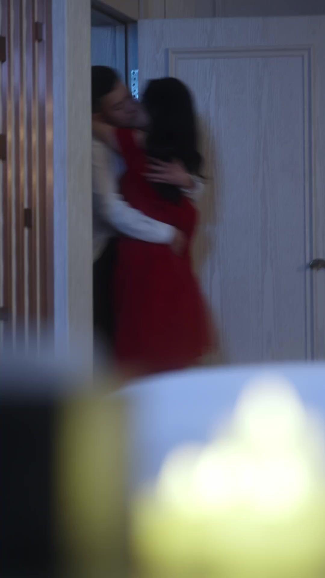 KHÁCH SẠN TÌNH YÊU