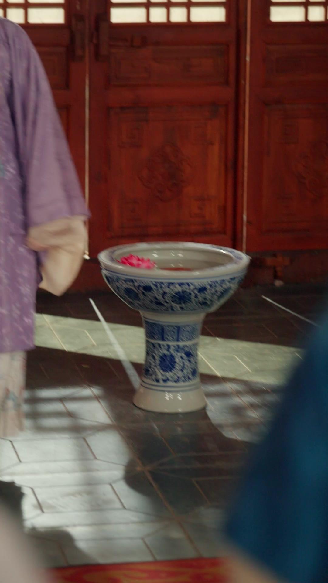 De la traición al trono