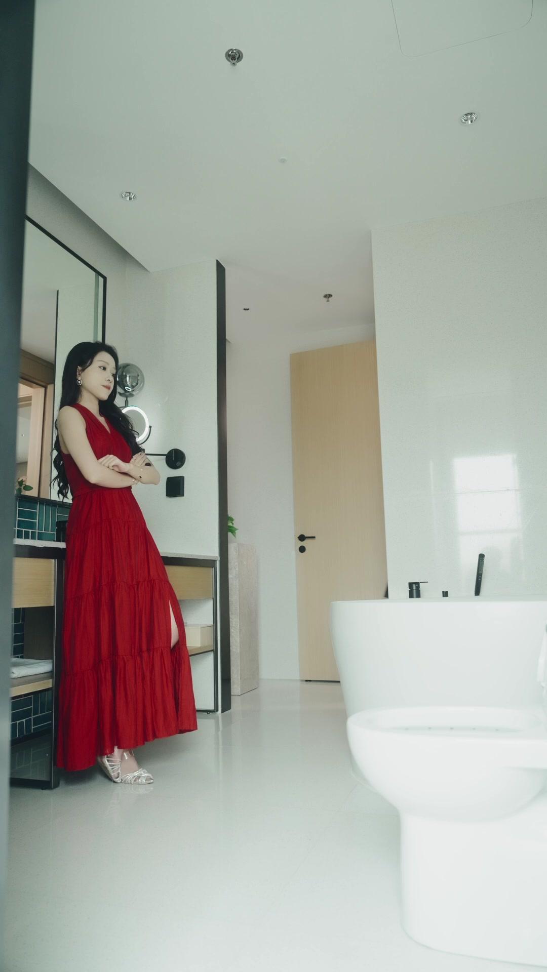 بين الشفقة والحب