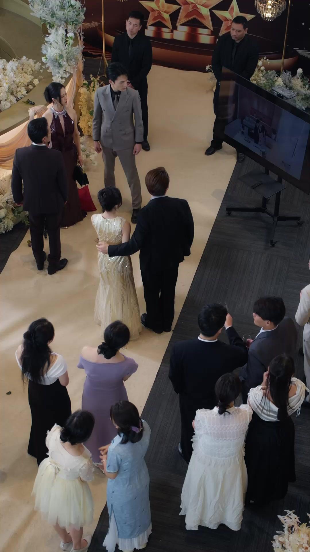 Con mi tarjeta, pagó a su amante