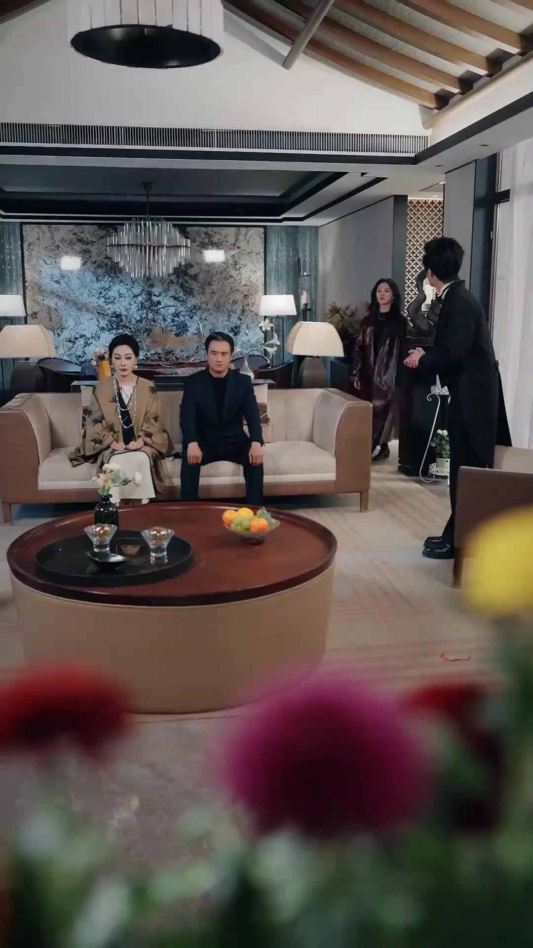 Little Rose? She's A Thorny Queen!