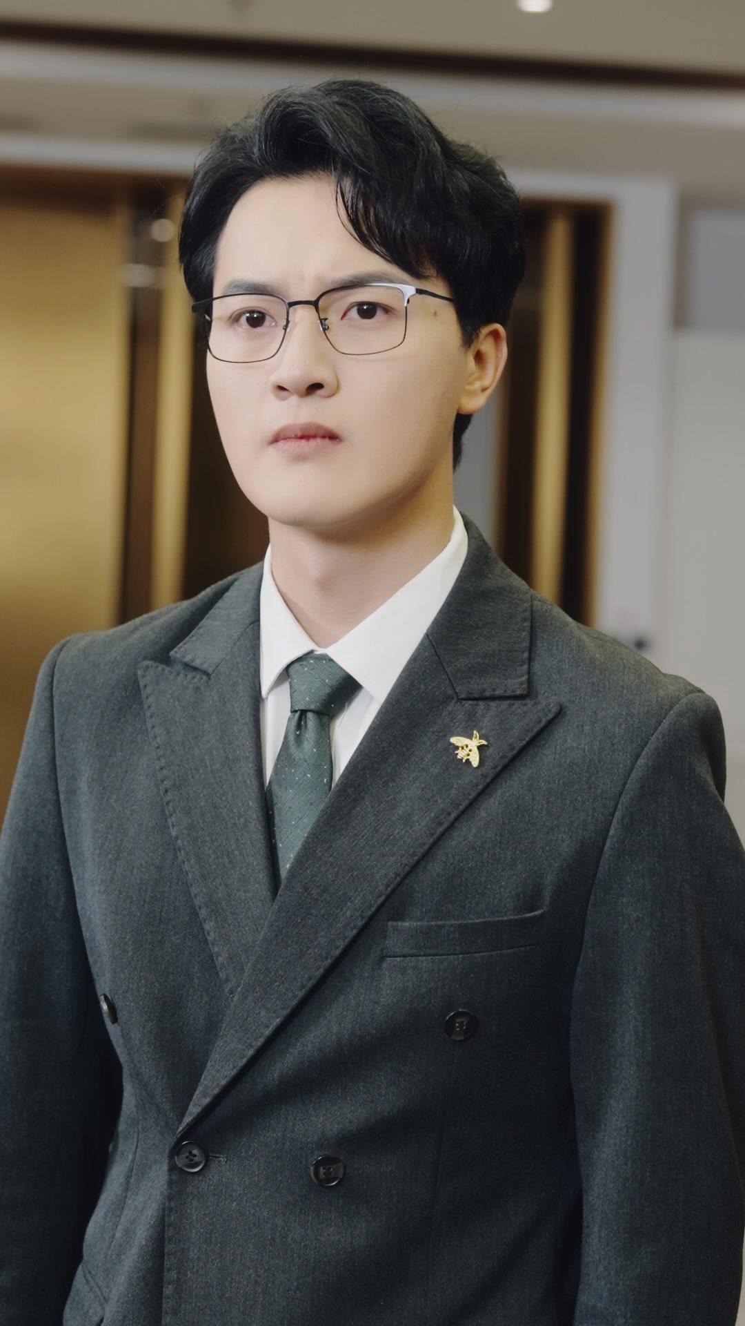 Seragam Perang di Balik Apron