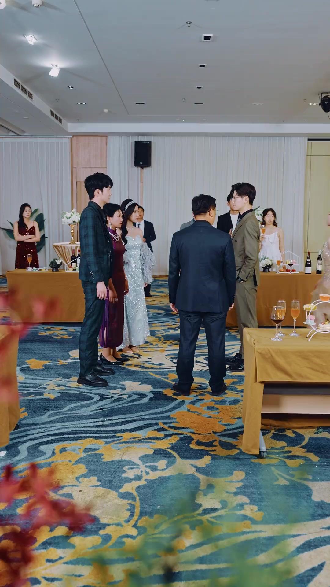 (Dubbed)When Love Runs Out