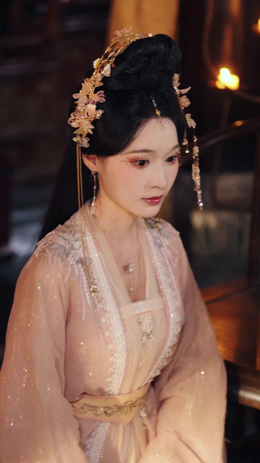 Las hermanas renacen en la guerra del palacio