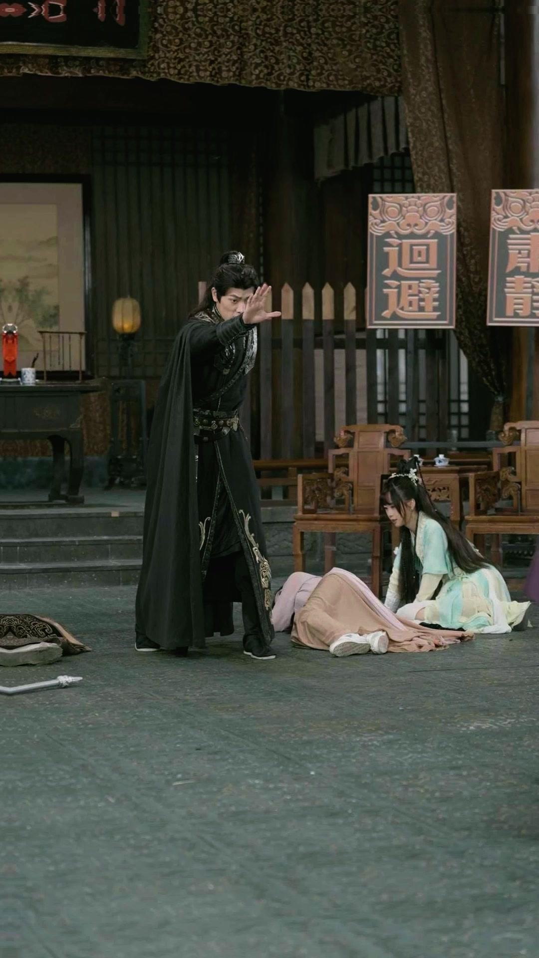 Takhta di Ujung Pedang