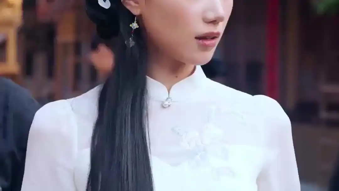 (Dublajlı) Ölümsüz Düştü Dünyaya, Eşim Kara Anka: Mavi Çin Vazosu ve Yalanların Kırık Şekli