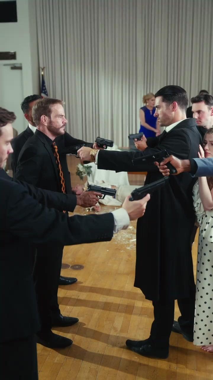 After Switched Fiancé, I Married a Mafia Boss