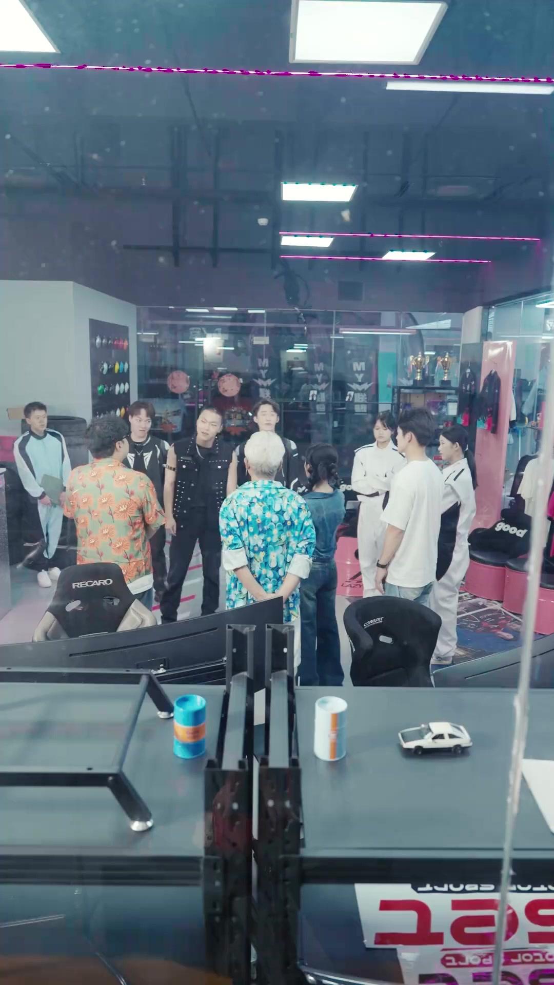 (Doblado)Derrapando con el mecánico