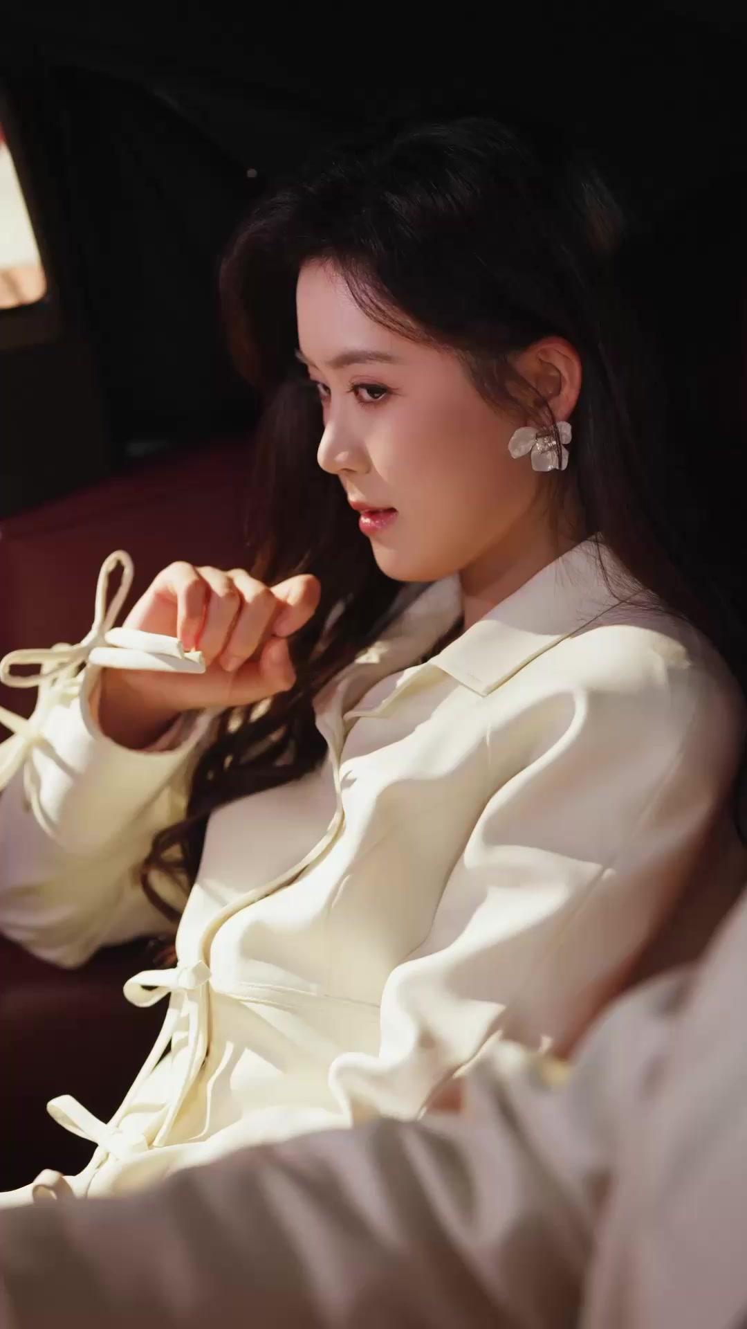 Cold Marriage, Hot Secret