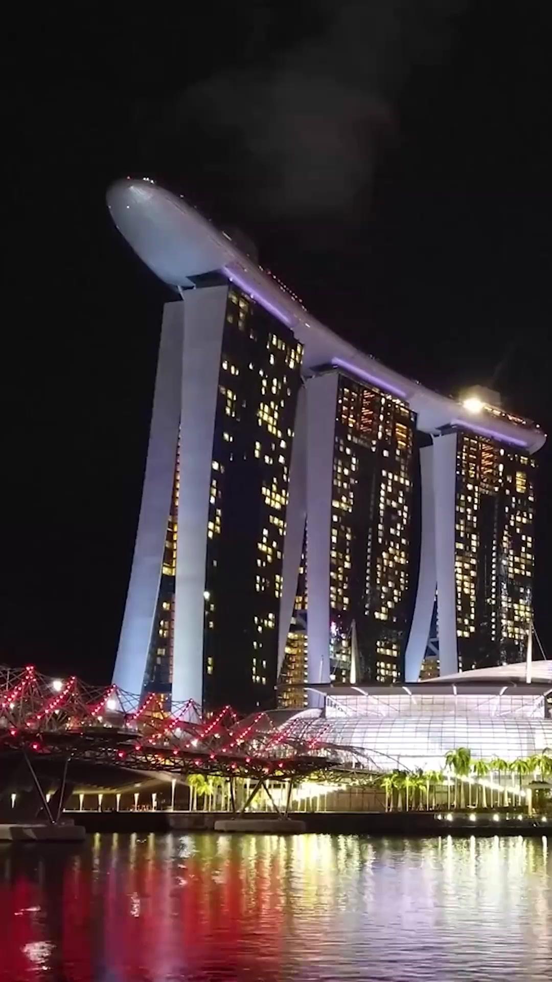 حين تظاهرتُ بالطاعة، أصبحتُ مدلّلةَ الكبير