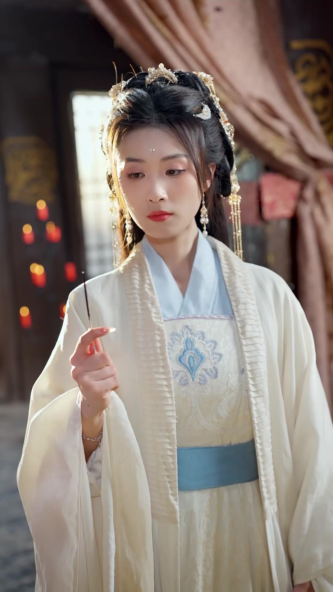 Bagaimana Kelip-kelip Boleh Bersaing Dengan Bulan