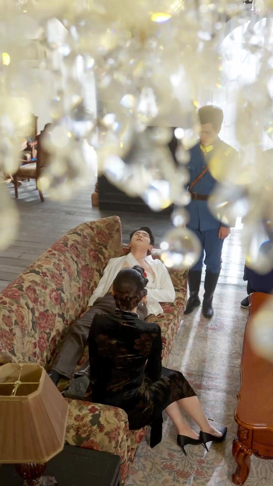 Entre cenizas, volvió por ella