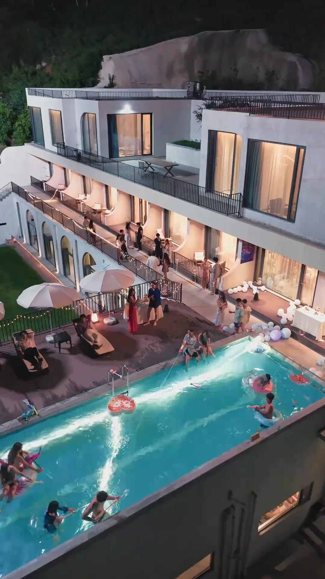 Climb In Your Bed, Dear Byron