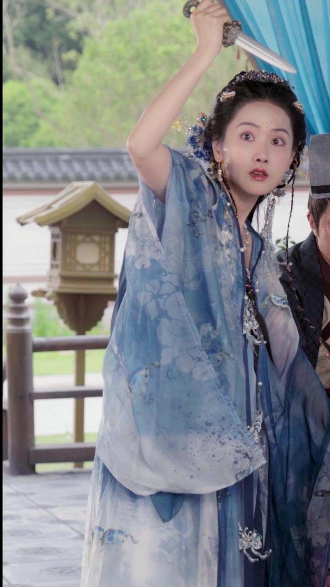 Mom, Daddy is the Prince!