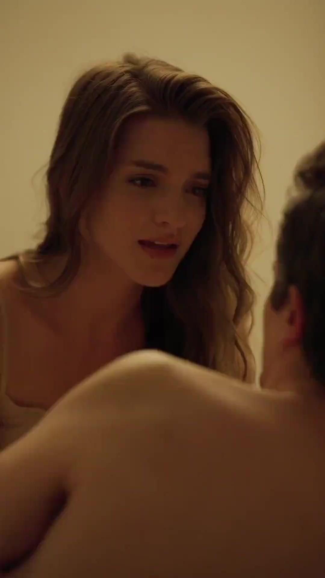 (Dublagem) Jade Foster é Minha