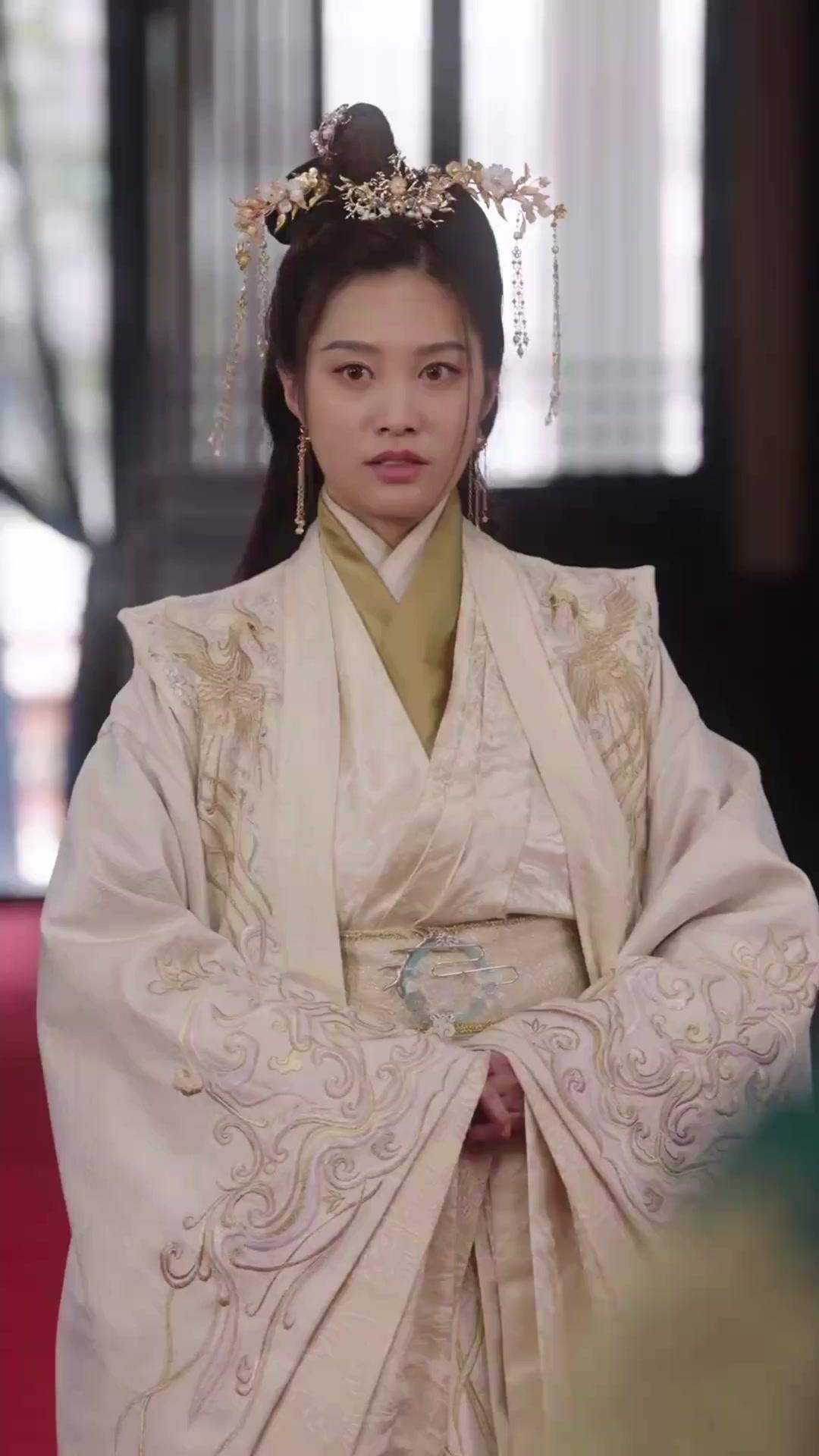 الأميرة العظمى لم تعد تتخفى