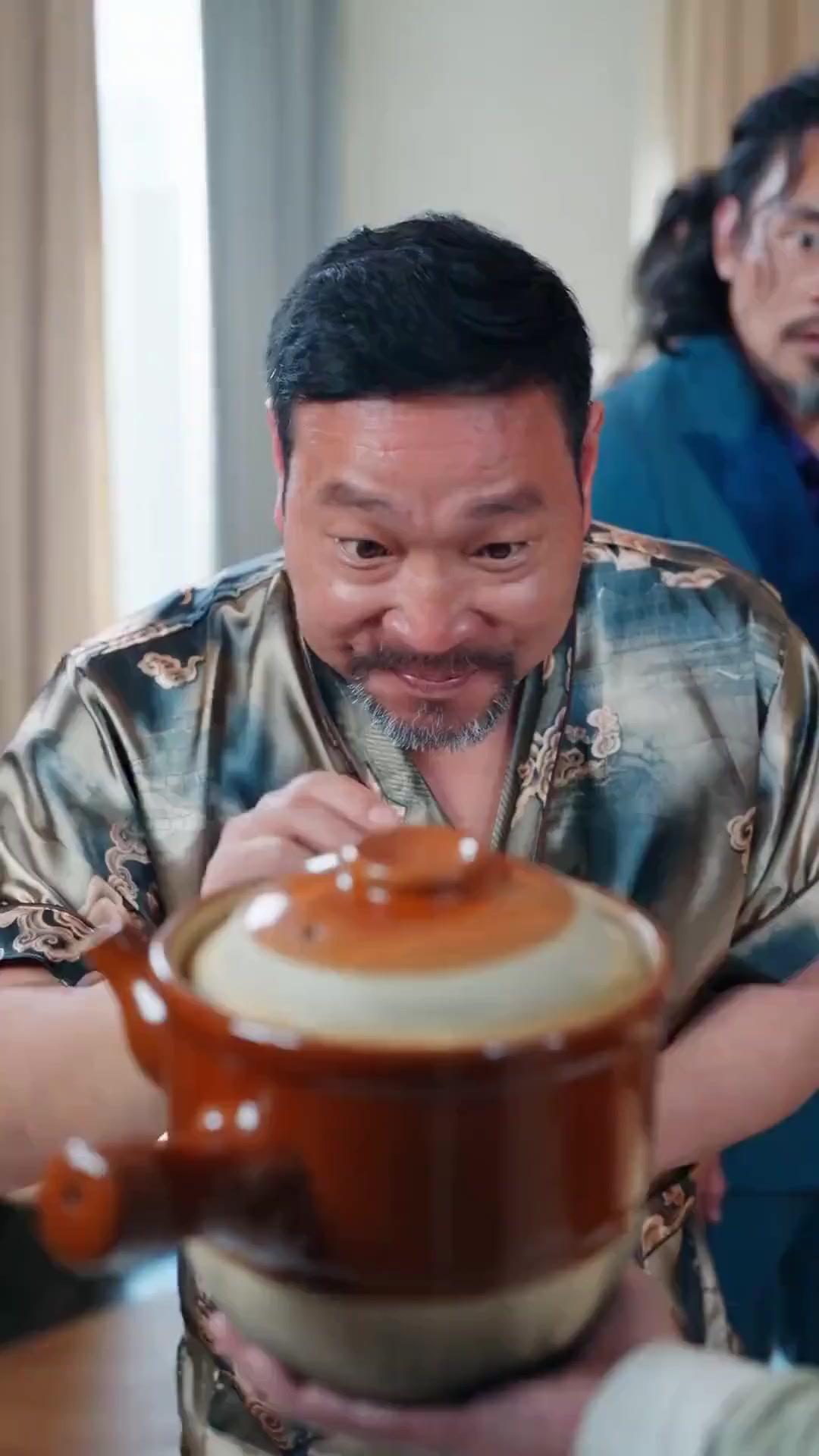 (Doblado)El Dios del Masaje Desaparecido